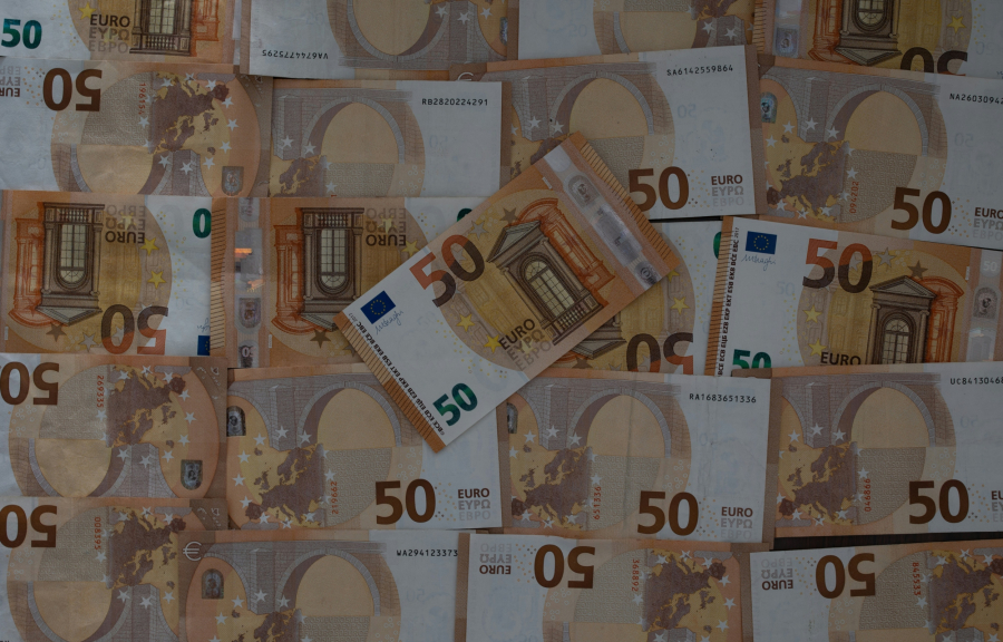 Ποιοι θα δουν αυξήσεις στον μισθό τις επόμενες ημέρες - Αναλυτικά παραδείγματα και ποσά