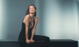MadWalk 2024: Αυτό είναι το official video, με πρωταγωνίστρια τη Βίκυ Καγιά