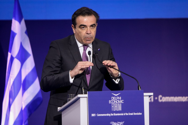 Σχοινάς για μπλε κάρτα ΕΕ: «Θα συμβάλλει στη διατήρηση της οικονομικής ανάπτυξης»