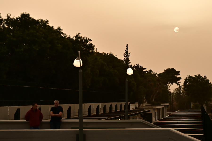 Καιρός: 30αρια και καταιγίδες την Τετάρτη - Οι 5 περιοχές που θα «πνιγούν» στη σκόνη από Πέμπτη