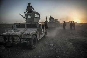 Αντεπίθεση του Ισλαμικού Κράτους σε Μοσούλη και Ντέιρ αλ-Ζορ