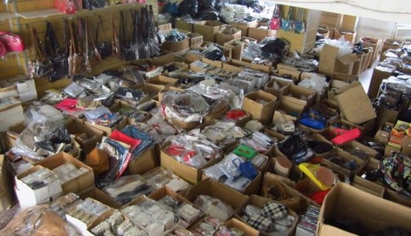 Επτά άτομα συνελήφθησαν για διακίνηση προϊόντων "μαϊμού"