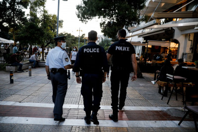Κορονοϊός: Η χαλάρωση φέρνει εντατικοποίηση των ελέγχων της αστυνομίας