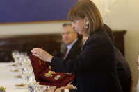 Σακελλαροπούλου: Από ανώτατος πολιτειακός άρχοντας ...πρόεδρος του Φεστιβάλ!