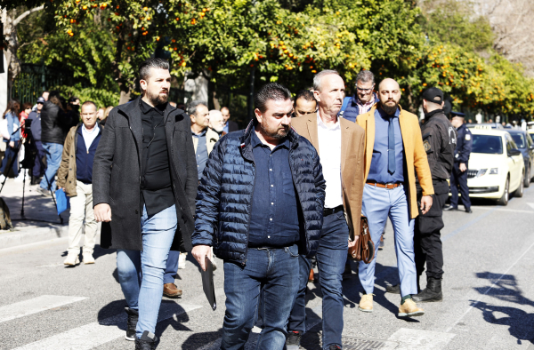 Διάσπαση του αγροτικού μετώπου επιχειρεί η κυβέρνηση - Αποχωρούν από τη συνέλευση οι... παρακάρλιοι