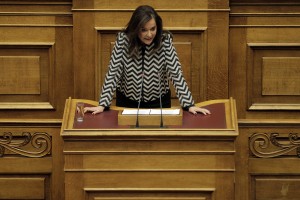 Μπακογιάννη: Είναι πρόκληση να ενημερωνόμαστε από τα σκοπιανά sites και όχι από την κυβέρνηση