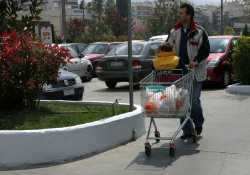 Αυξήθηκαν οι καταναλωτικές δαπάνες των νοικοκυριών το γ' τρίμηνο του 2016
