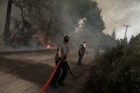 Φωτιά – Εύβοια: «Θα μας καεί η Γαλατσώνα», οι συγκλονιστικοί διάλογοι πυροσβεστών με το κέντρο επιχειρήσεων (βίντεο)