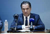 Γεωργιάδης: «Δεν καταργείται το πενθήμερο, πριν τα Χριστούγεννα το επίδομα προσωπικής διαφοράς»