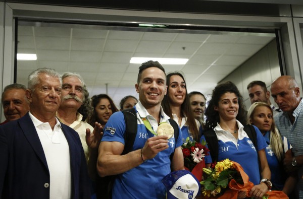 Συγχαρητήρια στον Πετρούνια από Ν.Δ. και ΠΑ.ΣΟ.Κ.