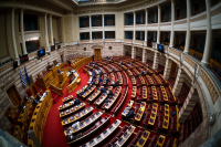 Βουλή: Πυρ ομαδόν στην κυβέρνηση για το Αγροτικό