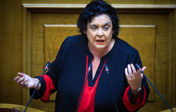 Κανέλλη σε γραμμή... Βούλτεψη