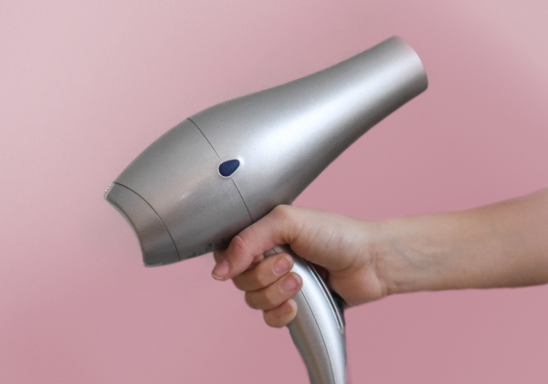 Αυτές είναι οι συσκευές που «καίνε» περισσότερο ρεύμα: Αναλυτική λίστα με την κατανάλωση