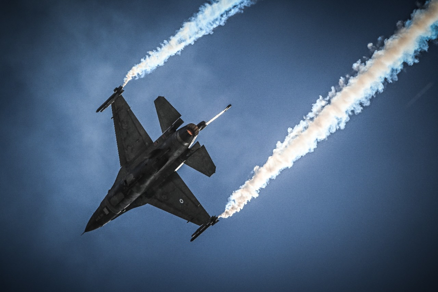Έπεσε F16 στη νήσο Ψαθούρα: Σώος ο πιλότος