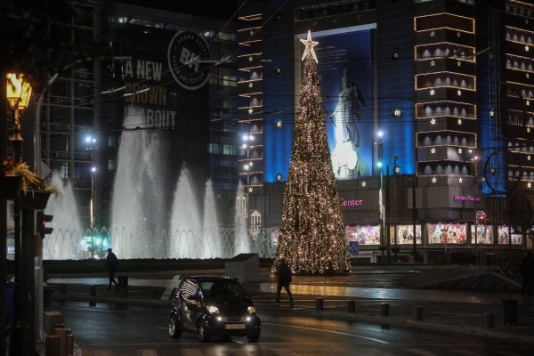 «Πόρτα» και στα χριστουγεννιάτικα θεματικά πάρκα για τους ανεμβολίαστους, πως θα λειτουργήσουν τα χιονοδρομικά