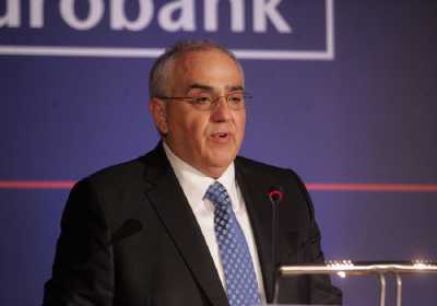 Διάψευση Καραμούζη για αποχώρηση από την Eurobank