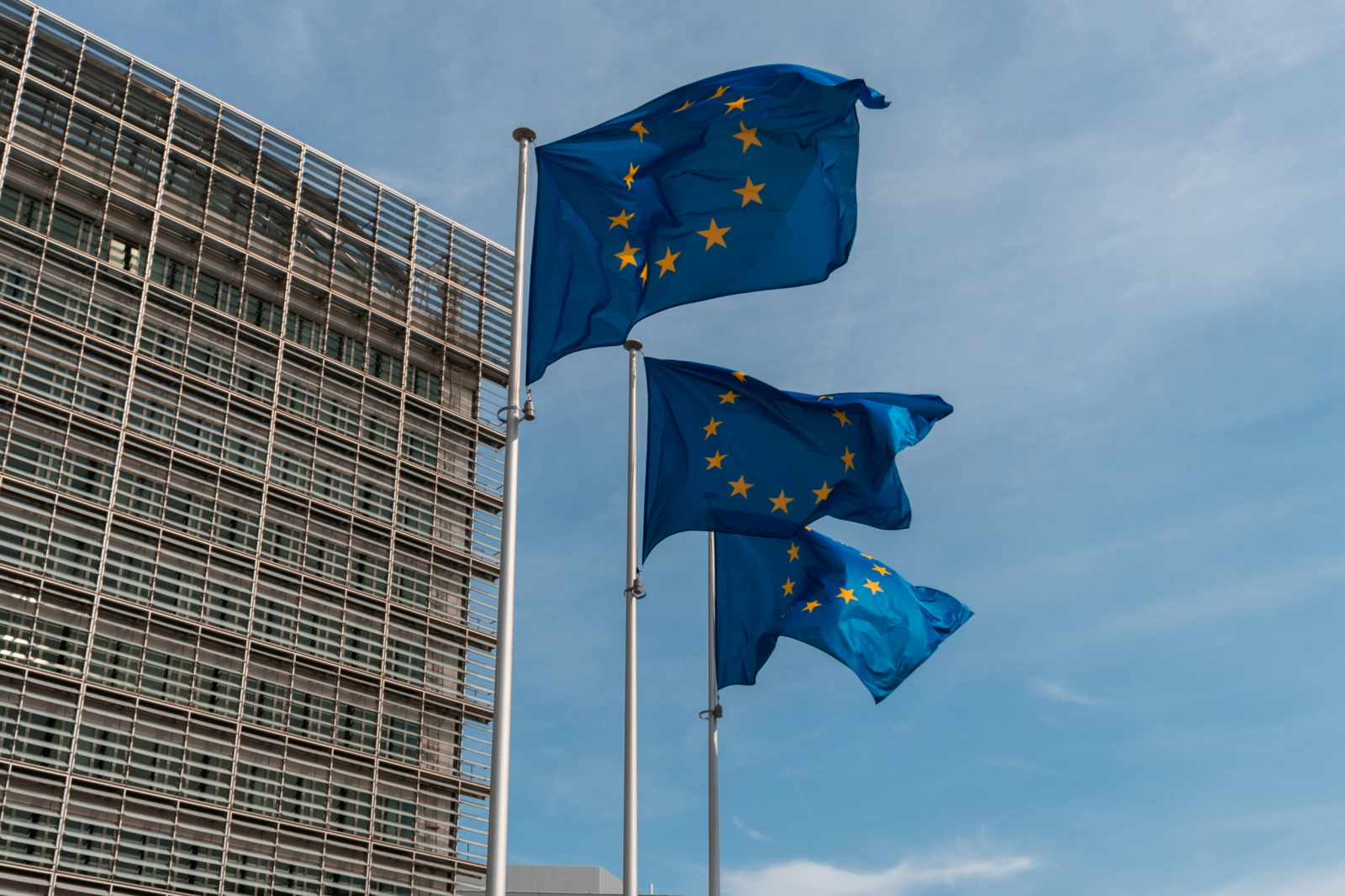 Ταμείο Ανάκαμψης: Οι αριθμοί ευημερούν, οι μικρομεσαίοι περιμένουν