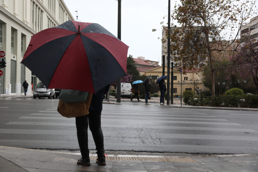 Καιρός: Επιμένει η αστάθεια – Πού θα πέσουν βροχές και καταιγίδες το τετραήμερο