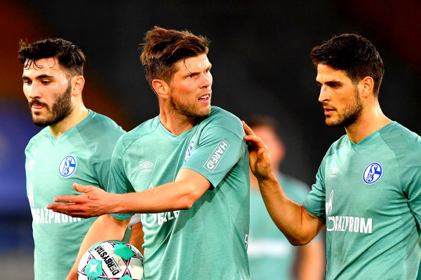 Οπαδοί της Σάλκε πήραν στο κυνήγι τους παίκτες μετά τον υποβιβασμό (βίντεο)