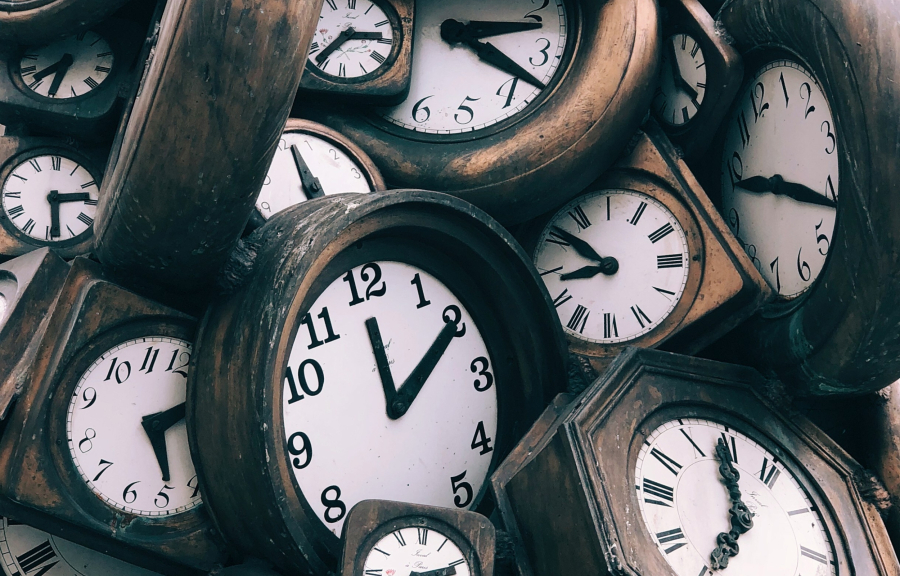 Αλλαγή ώρας: Η Κυριακή που γυρίζουμε τους δείκτες και κερδίζουμε μια ώρα ύπνο