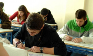 Δουλεύουν για τα ...φροντιστήρια: Το 87% του οικογενειακού ταμείου δαπανάται στα ιδιαίτερα μαθήματα