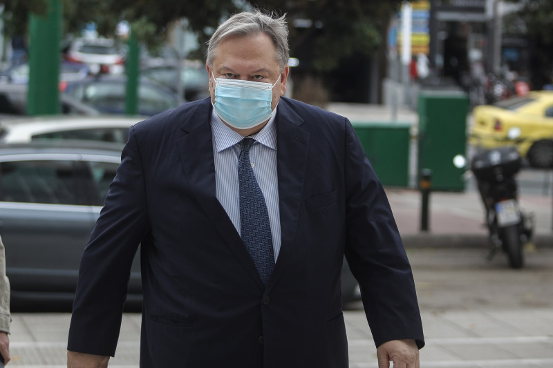 Βενιζέλος: Νόμιμη και συνταγματική η απαγόρευση των συναθροίσεων