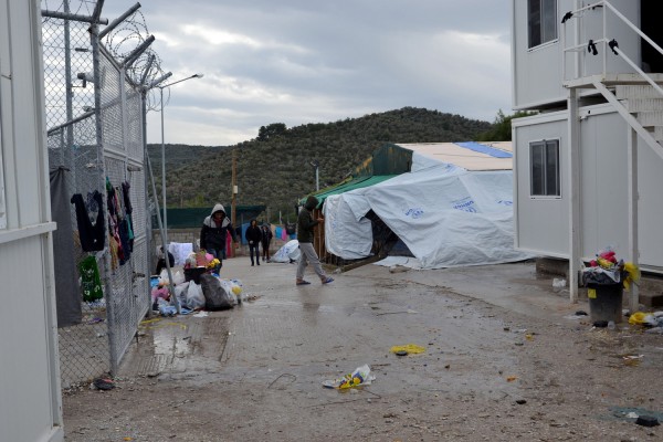 Μυτιλήνη: Πρόσφυγες και μετανάστες έκαναν «ποδαρικό» σε Λέσβο και Σάμο