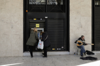 ΟΠΕΚΑ: Τι ώρα στα ΑΤΜ τα χρήματα από τα επιδόματα σήμερα
