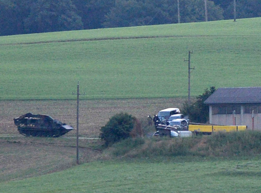 Πυρά σε αεροπορική βάση στην Αυστρία με νεκρό και τραυματία