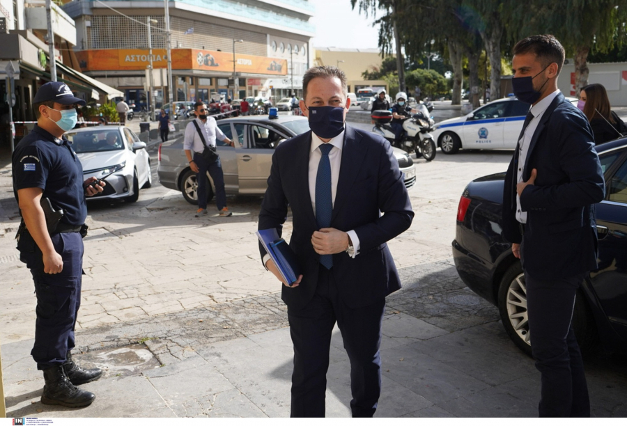 Επιστολή Πέτσα προς τους Δημάρχους: «Δεν έχουμε την ίδια ταχύτητα στον εμβολιασμό σε όλες τις περιοχές»