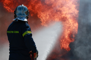 Φωτιά σε όχημα στην Αττική οδό