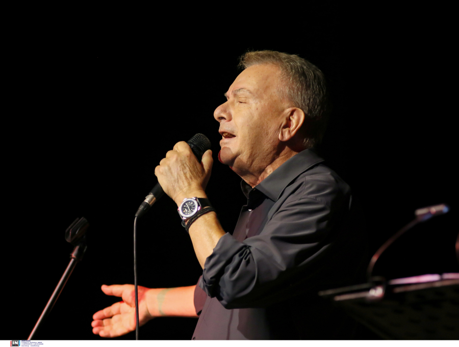 Πρώην πρωθυπουργός έγραψε στίχους για τραγούδι του Μανώλη Μητσιά