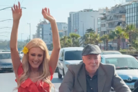 Νατάσα Θεοδωρίδου: Μεταμορφώθηκε σε Αλίκη Βουγιουκλάκη για τις ανάγκες του νέου της βίντεο κλιπ