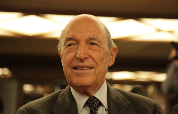 Ο πολιτικός κόσμος αποχαιρετά τον Κώστα Σημίτη: «Στο κάδρο των μεγάλων Ελλήνων»