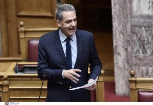 «Τώρα το πρωί έχασα την έδρα για 10 ψήφους», εκτός Βουλής ο Άγγελος Συρίγος