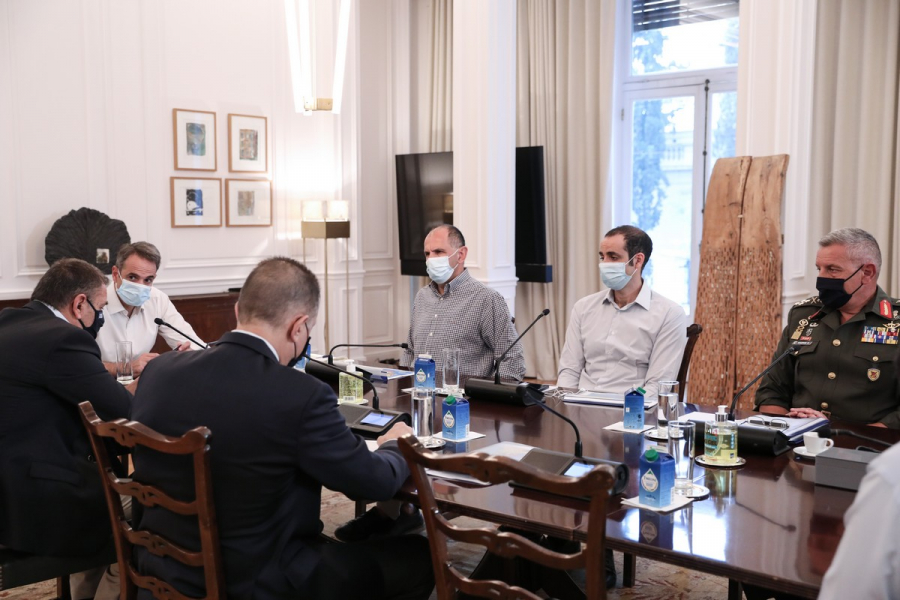 Φωτιές: Αυξάνεται η εμπλοκή των Ενόπλων Δυνάμεων - Επιτήρηση από αέρος και συνεχείς περιπολίες (βίντεο)