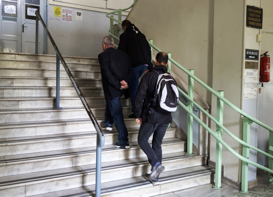 Ανατριχιαστικές αποκαλύψεις για τον λιμενικό στον Βόλο: Είχε κακοποιήσει ξανά ανήλικους έναντι αμοιβής