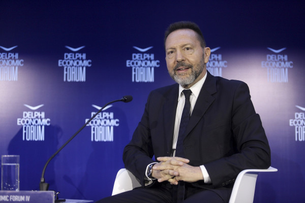 Στουρνάρας: Ύφεση μέχρι 8% φέτος στην Ελλάδα