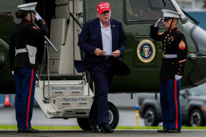 Ευτυχής ο Τραμπ για τη συμφωνία Σαουδικής Αραβίας-Τουρκίας-Πακιστάν: «Η Μέση Ανατολή ενώνεται»
