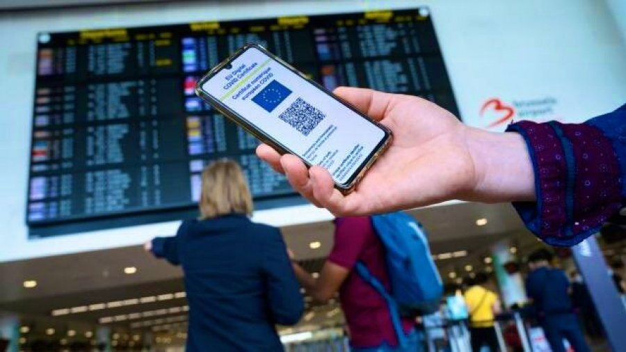 Υποχρεωτική η επίδειξη του πιστοποιητικού εμβολιασμού για όλους τους εργαζομένους στους εργοδότες