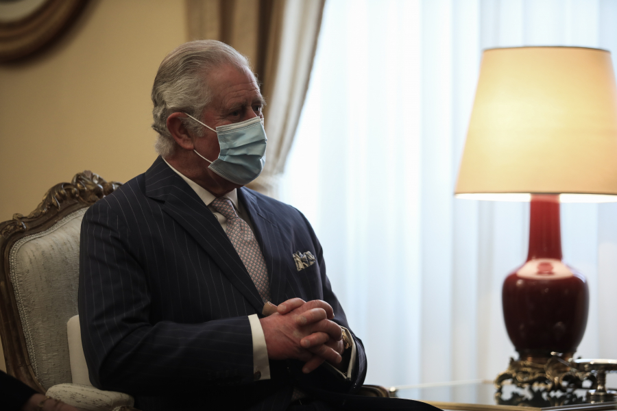 Σκάνδαλο στο παλάτι: Βοηθός του Καρόλου κατηγορείται για ύποπτες σχέσεις με Σαουδάραβα επιχειρηματία