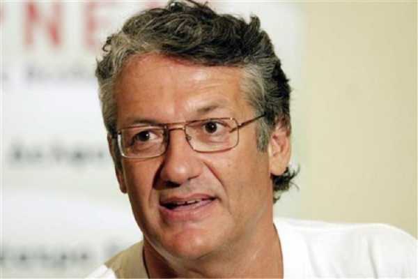 Ο Β. Θεοδωρόπουλος στο «τιμόνι» του Ελληνικού Φεστιβάλ μετά την φυγή Φαμπρ Ο Β. Θεοδωρόπουλος στο «τιμόνι» του Ελληνικού Φεστιβάλ μετά την φυγή Φαμπρ