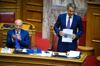 Μητσοτάκης και Ανδρουλάκης για τα ρουσφέτια με Πάγκαλο και Κωνσταντίνο Μητσοτάκη