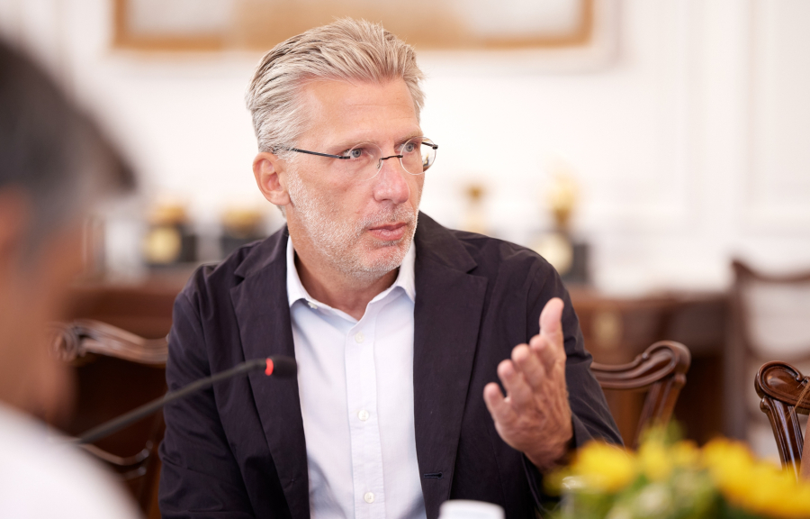 Άκης Σκέρτσος: Στατιστική και πολιτική λαθροχειρία από το ΠΑΣΟΚ στο θέμα των διακοπών των Ελλήνων