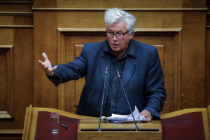 Παπαχριστόπουλος: Δεν παραδίδω την έδρα αν με διαγράψει ο Καμμένος - Κρίσιμη συνεδρίαση των ΑΝΕΛ