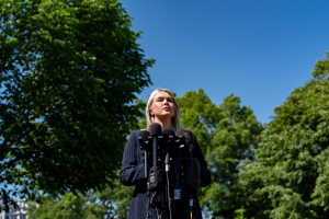 Λευκός Οίκος: Το Ιράν πρέπει να παραδώσει το εμπλουτισμένο ουράνιο, είναι «κόκκινη γραμμή» του Τραμπ