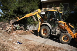 Δήμος Αθηναίων: Ξεκίνησαν οι κατεδαφίσεις επικίνδυνων κτισμάτων