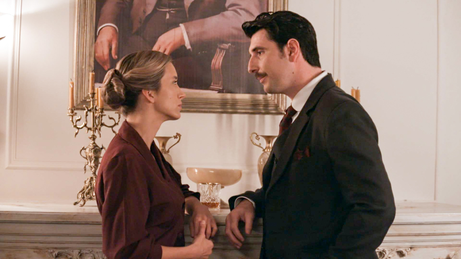 «Grand Hotel»: Η Ελένη αποκαλύπτει στον Ρήγα ότι ο Χατζημήτρος θέλει να χτίσει πάνω στο ξενοδοχείο το δικό του εργοστάσιο