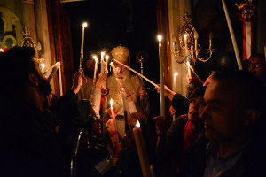 Χωρίς Άγιο Φως φέτος το Πάσχα - Η κυβέρνηση βάζει «φρένο» στο... ντελίβερι