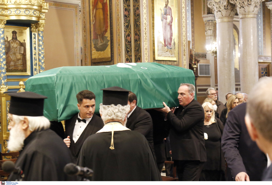 Κηδεία Μίμη Δομάζου: Συγκίνηση στο τελευταίο «αντίο» στον στρατηγό του ελληνικού ποδοσφαίρου (video-εικόνες)